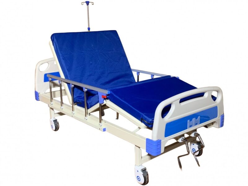 Ліжко лікарняне механічне FB-11B 4-секційне на колесах
