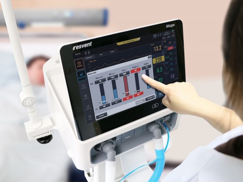 Апарат штучної вентиляції легень RV200